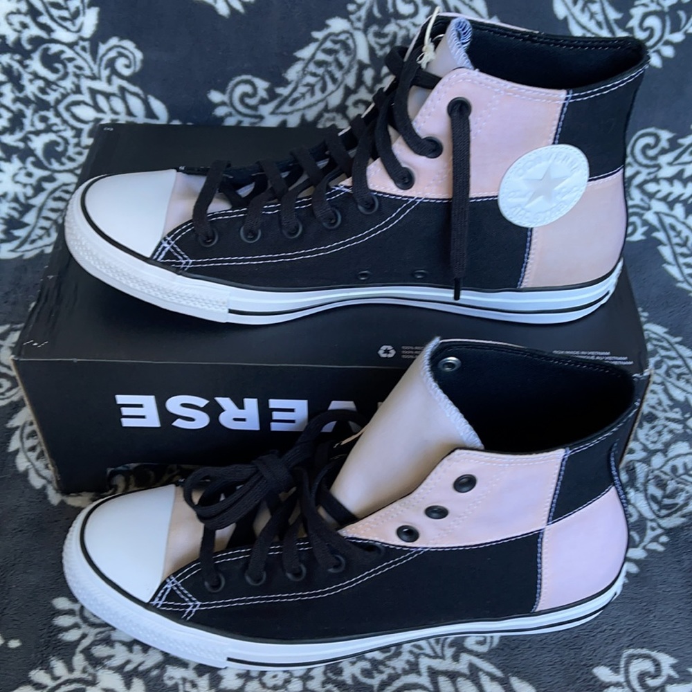 Converse Chuck Taylor All Star Hi Black/Magenta/White MEN`S - Picture 2 of 16